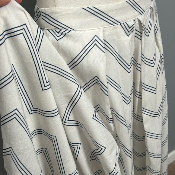 Yumi Kim Linen Skort Pants Wide Leg White Navy Stripe Pleated size small - Picture 17 of 17